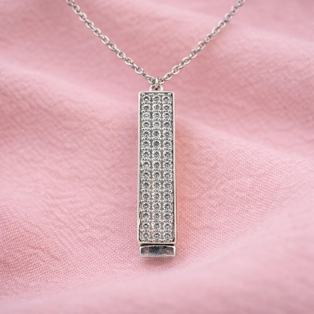 Eterna Radiance Bar Pendant S (2).webp