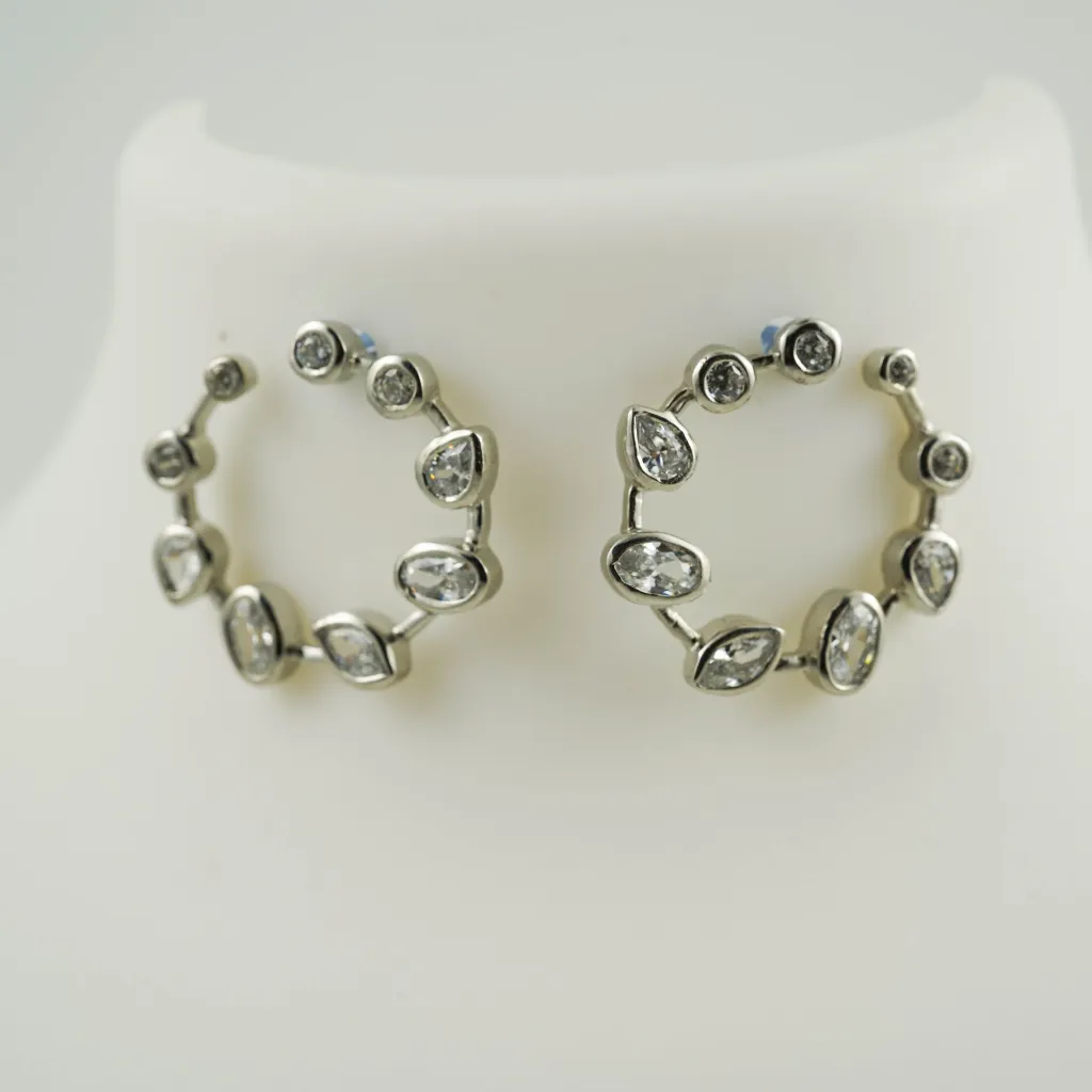 Aurelia Halo Earrings S (1).webp